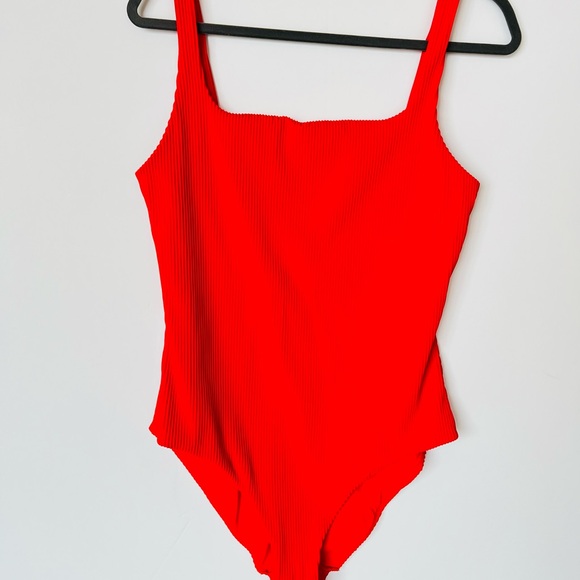 COS Scoop-Neck Ribbed Bright Ted Ribbed Swimsuit - Picture 2 of 9